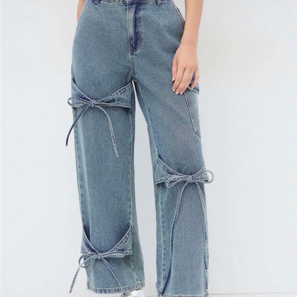 Cider Low Waisted Baggy Jeans Straight Leg with Bow Detail